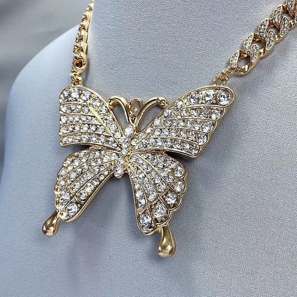 Butterfly Necklace set - Picture 2 of 2